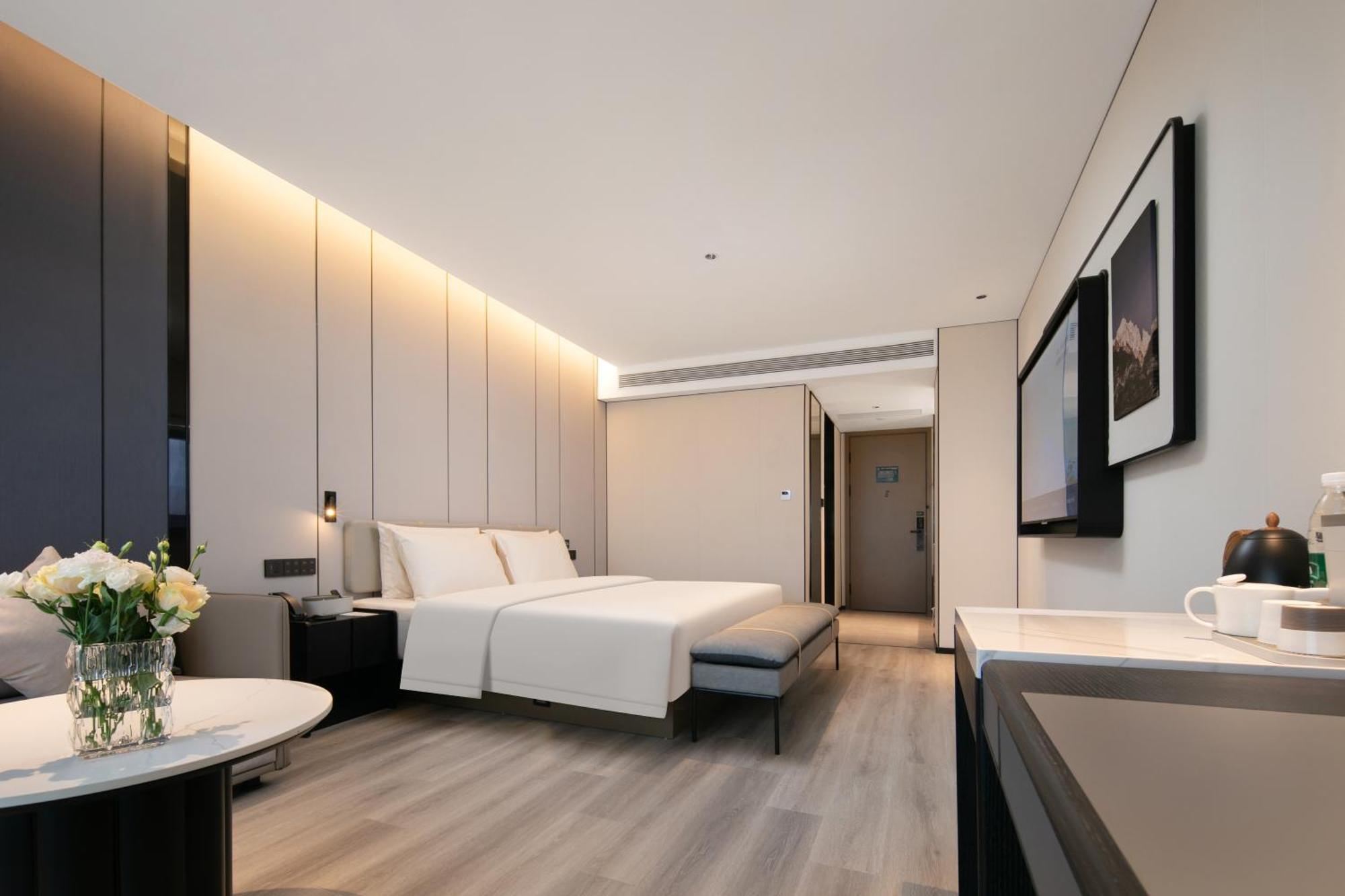 Atour Jing'an Temple West Nanjing Road 4*